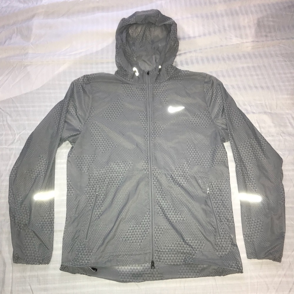 Nike Men’s Windbreaker Grey Medium
